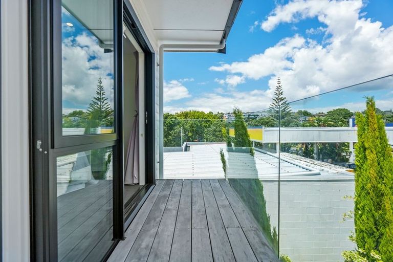 Photo of property in 419a Beach Road, Mairangi Bay, Auckland, 0630