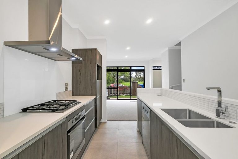 Photo of property in 4d Nohoanga Road, Karaka, Papakura, 2113