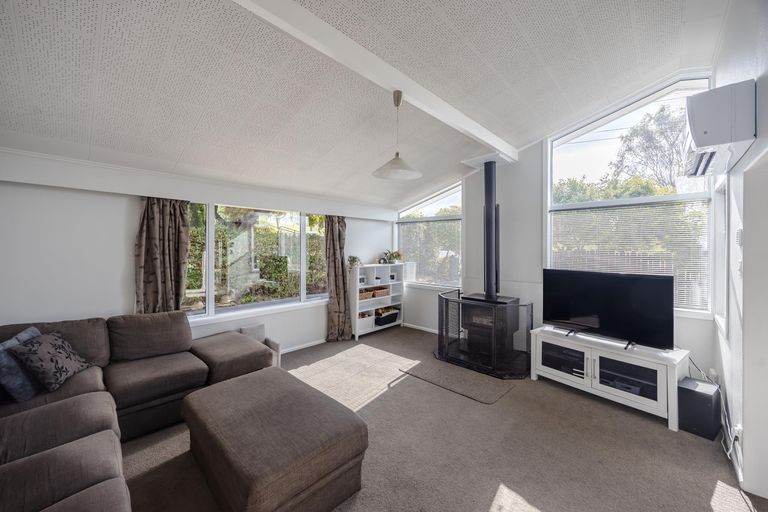 Photo of property in 128 Perth Street, Holmes Hill, Oamaru, 9401