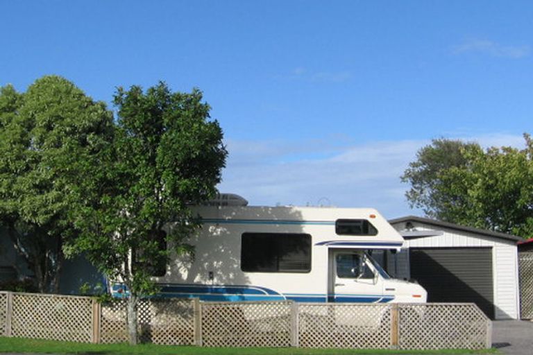 Photo of property in 14 Marinich Drive, Ranui, Auckland, 0612