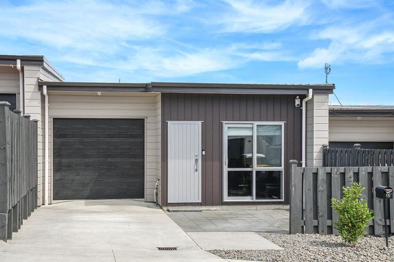 Photo of property in 64b Crestview Rise, Papakura, 2110