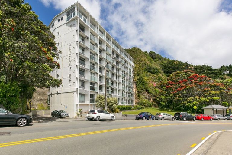 Photo of property in The Capital, 23/370 Oriental Parade, Oriental Bay, Wellington, 6011