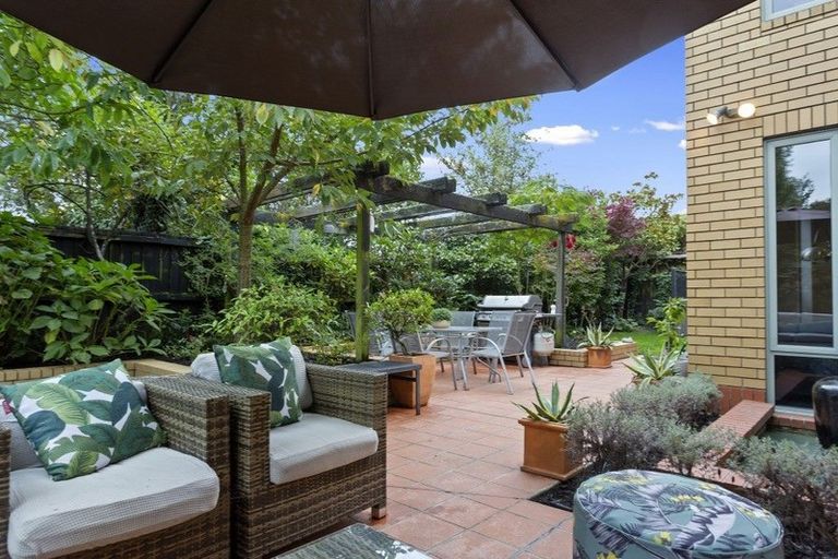 Photo of property in 15a Chilcombe Street, Ilam, Christchurch, 8041