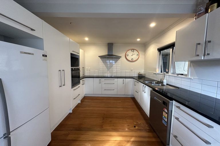 Photo of property in 66 Rimu Street, New Lynn, Auckland, 0600