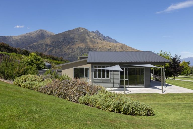 Photo of property in 44 Springbank Grove, Lower Shotover, Queenstown, 9371