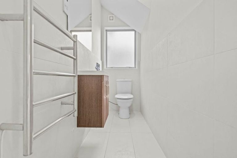 Photo of property in 44 Borneo Drive, Fairview Heights, Auckland, 0632