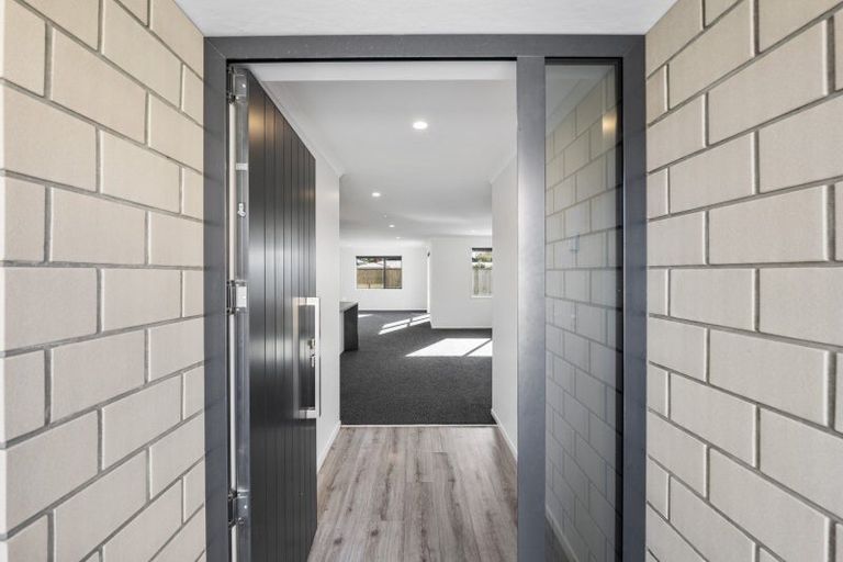 Photo of property in 3/48a Celia Street, Stratford, 4332