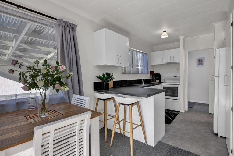 Photo of property in 82 Ngamotu Road, Spotswood, New Plymouth, 4310