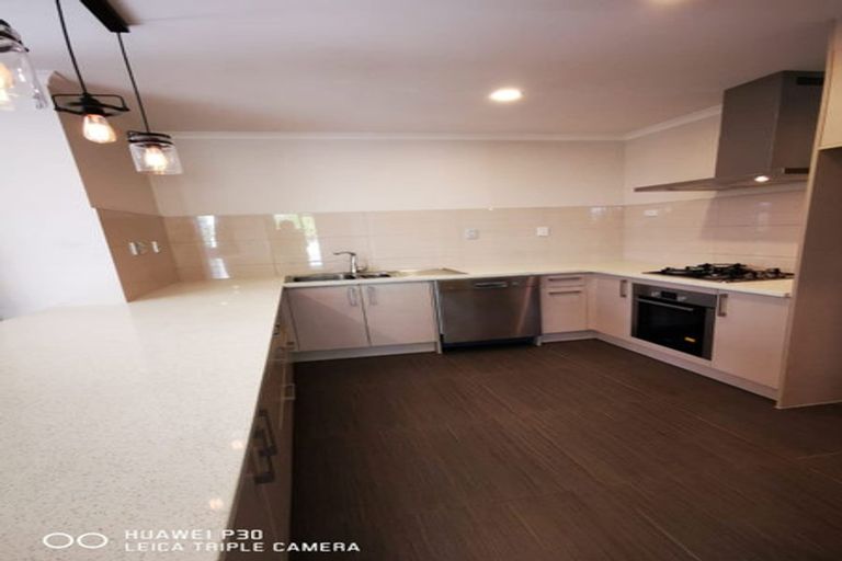 Photo of property in 23 Erceg Way, Rosehill, Papakura, 2113