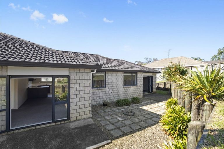 Photo of property in 17 George Arthur Place, Pukekohe, 2120