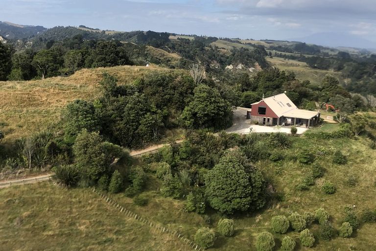 Photo of property in 70 Okoki Road, Urenui, 4375