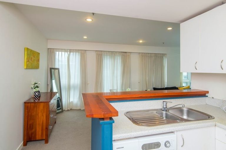 Photo of property in Terrace Heights Apartments, 5f/163 The Terrace, Wellington Central, Wellington, 6011