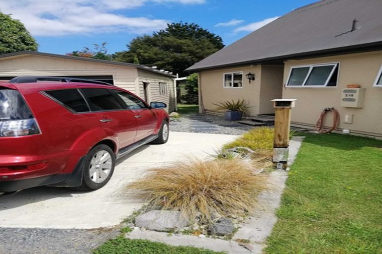 Photo of property in 68 Kinloch Road, Kinloch, Taupo, 3377