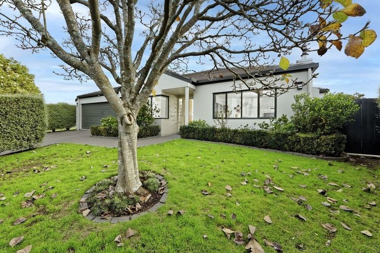 Photo of property in 27 Maurice Borich Place, Henderson, Auckland, 0610