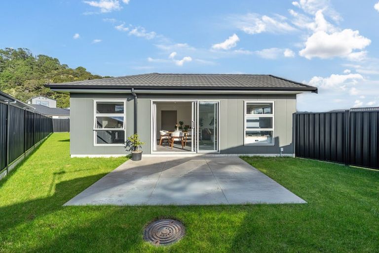 Photo of property in 24 Fenwick Crescent, Wallaceville, Upper Hutt, 5018