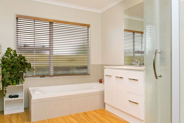 Photo of property in 49 Acacia Bay Road, Nukuhau, Taupo, 3330