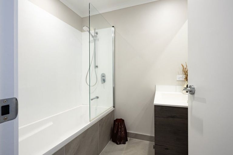 Photo of property in 17 Malcolm Calder Road, Hobsonville, Auckland, 0616