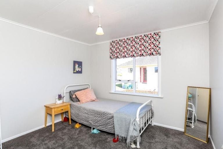 Photo of property in 16 Trafalgar Street, Westown, New Plymouth, 4310