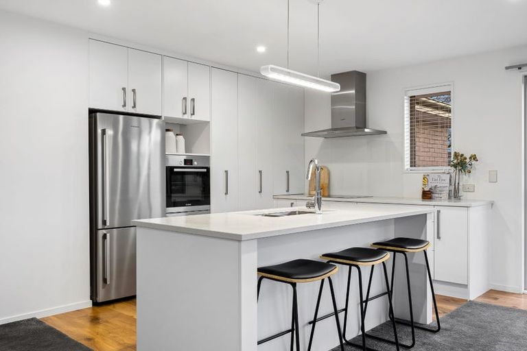 Photo of property in 40 Pentonville Close, Westmorland, Christchurch, 8025