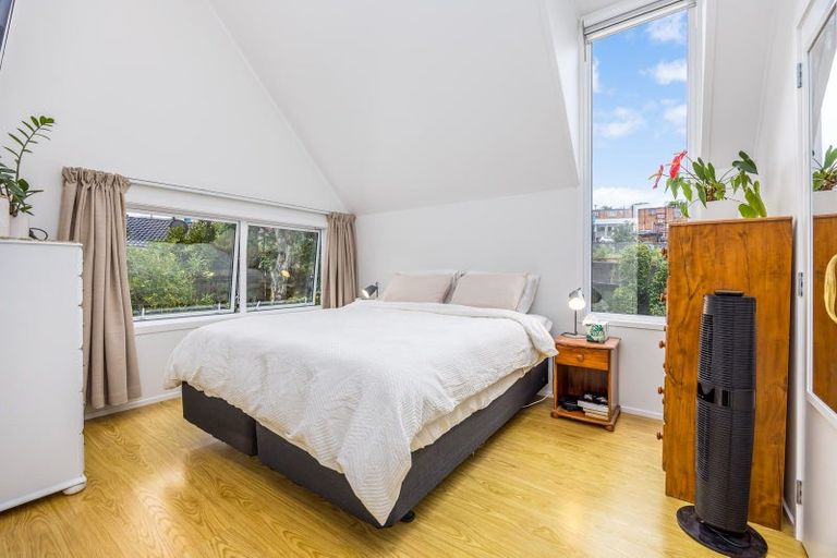 Photo of property in 1/27 Lagoon Drive, Panmure, Auckland, 1072