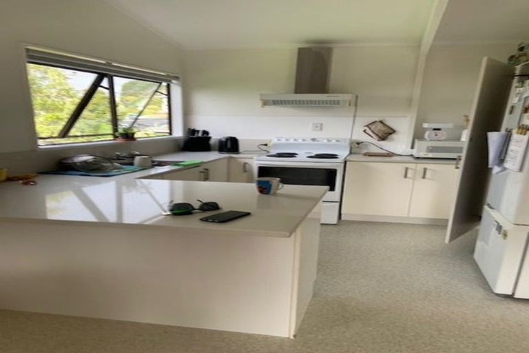 Photo of property in 1/232 Henderson Valley Road, Henderson, Auckland, 0612