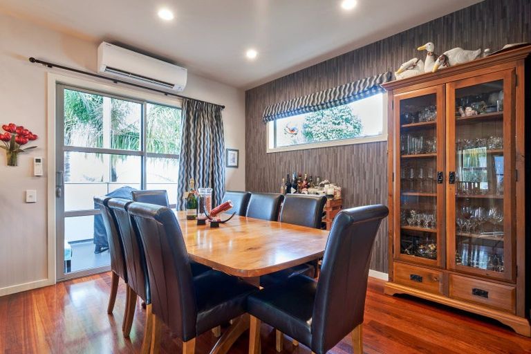 Photo of property in 30 Lowther Place, Taradale, Napier, 4112