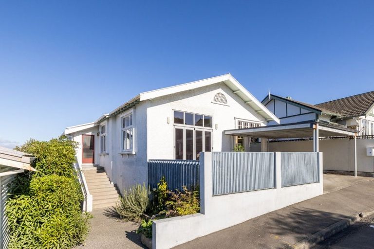 Photo of property in 16 Lighthouse Road, Bluff Hill, Napier, 4110