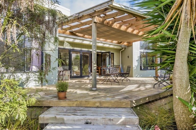 Photo of property in 165b Papaitonga Lake Road, Ohau, Levin, 5570