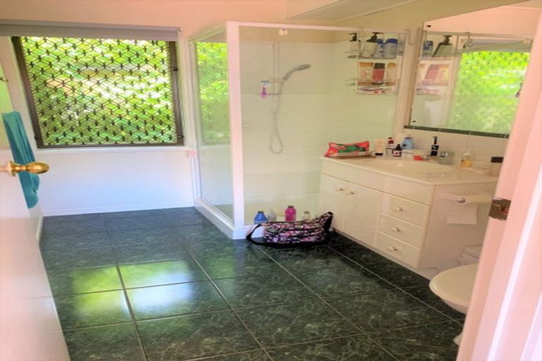 Photo of property in 16 Oliver Twist Avenue, Mellons Bay, Auckland, 2014