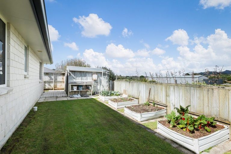 Photo of property in 15 Reel Road, Athenree, Waihi Beach, 3611