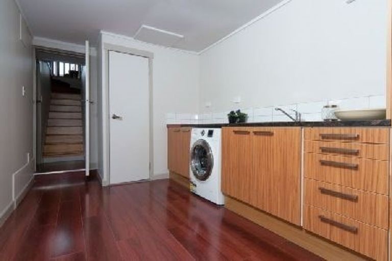 Photo of property in 27 Northumberland Avenue, Belmont, Auckland, 0622