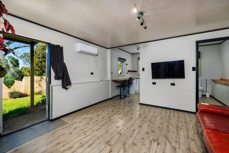 Photo of property in 43 Awatere Street, Clover Park, Auckland, 2023