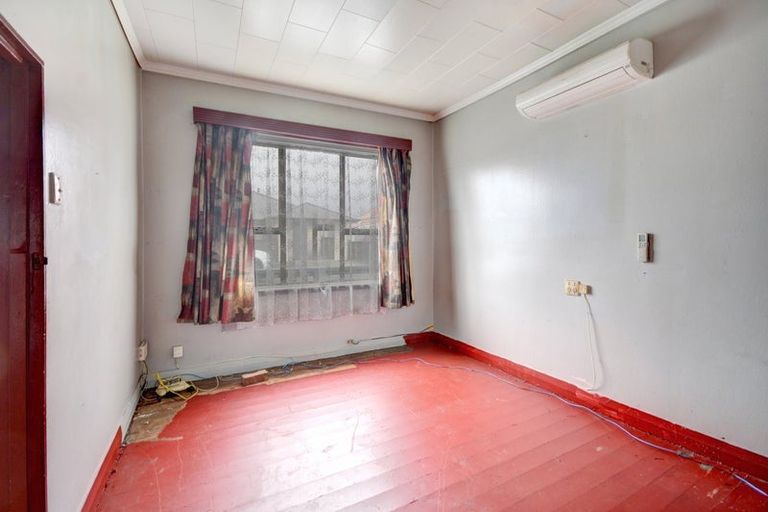 Photo of property in 76 Wesley Street, South Dunedin, Dunedin, 9012