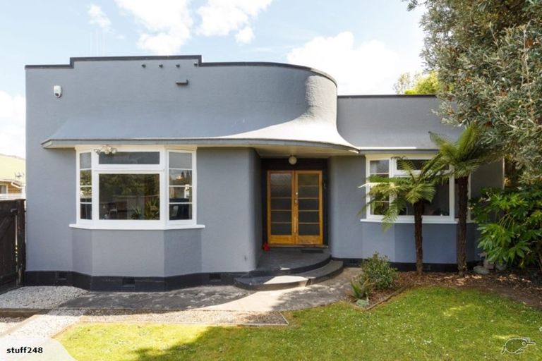 Photo of property in 8 Stewart Crescent, Hokowhitu, Palmerston North, 4410