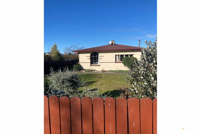 Photo of property in 3 Town Belt, Waimate, 7924