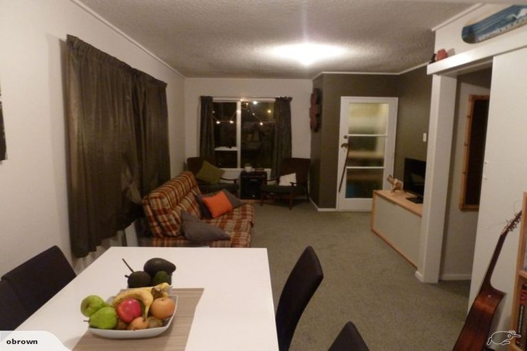 Photo of property in 2/218 Onepu Road, Lyall Bay, Wellington, 6022