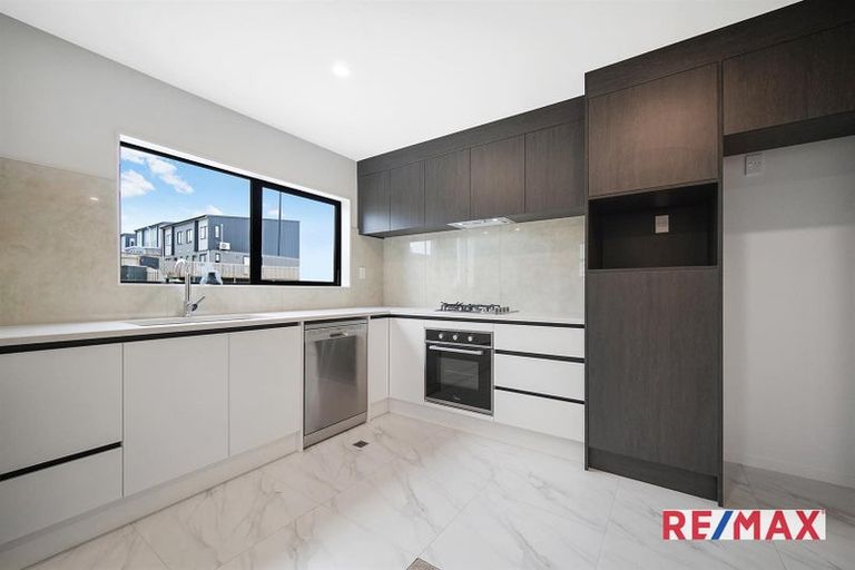 Photo of property in 28b Poruru Close, Papakura, 2110