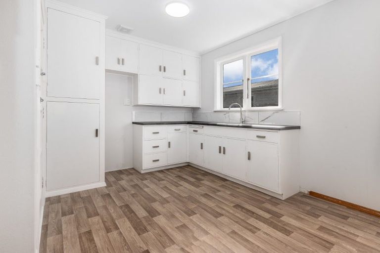 Photo of property in 11 Bartholomew Road, Levin, 5510