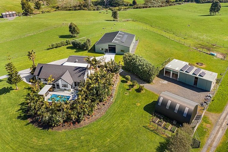 Photo of property in 129 Ostrich Farm Road, Pukekohe, 2676
