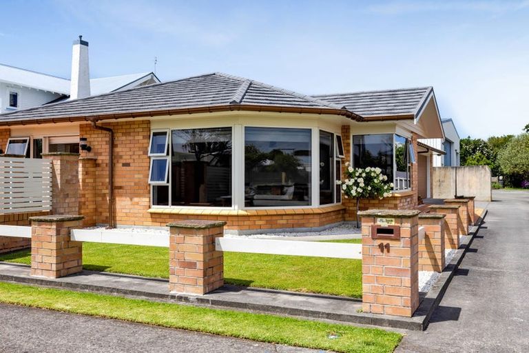 Photo of property in 11 Grey Street, Hawera, 4610