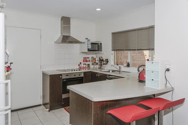 Photo of property in 9 Brashier Circle, Sunnyvale, Auckland, 0612