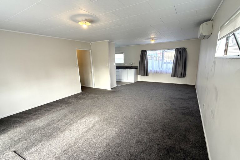 Photo of property in 1/18 Waiari Road, Conifer Grove, Takanini, 2112