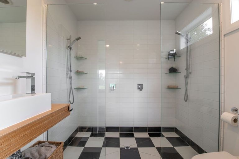 Photo of property in 1/142 Mapara Road, Acacia Bay, Taupo, 3385