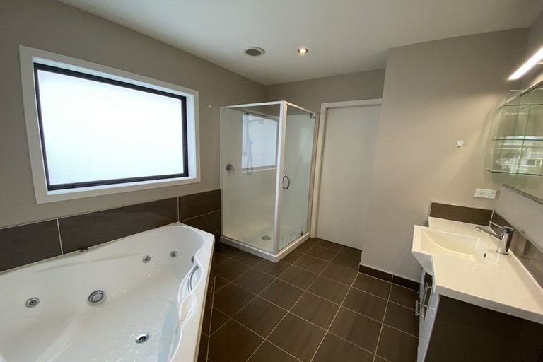 Photo of property in 82b Bay Street, Red Beach, 0932