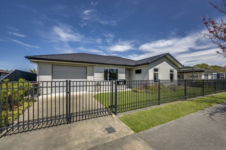 Photo of property in 9 Gebbie Road, Taradale, Napier, 4112