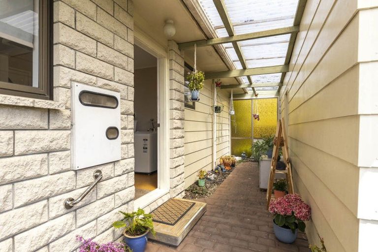 Photo of property in 12 Towai Street, Inglewood, 4330