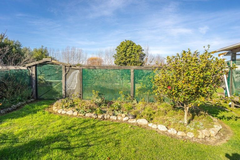 Photo of property in 30 Convent Road, Otaki, 5512