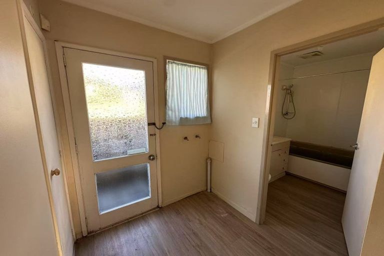 Photo of property in 39 Tomo Street, New Lynn, Auckland, 0600