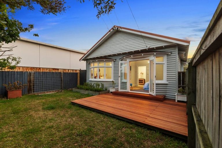 Photo of property in 1/166 Main Road, Redcliffs, Christchurch, 8081