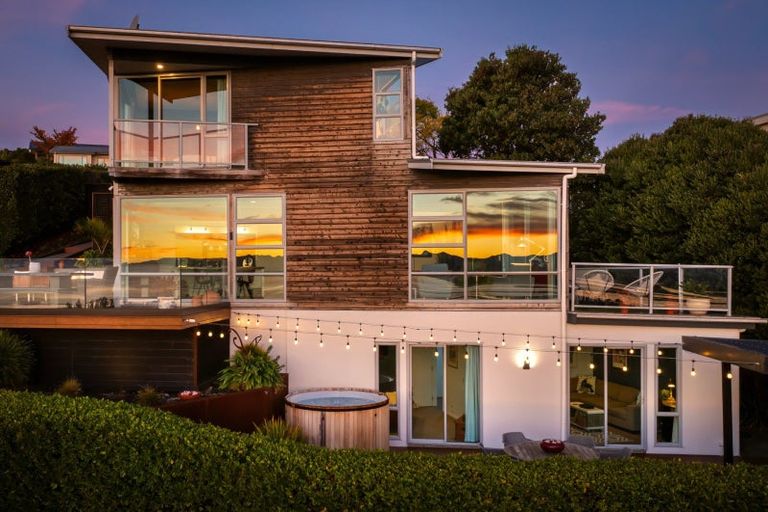 Photo of property in 3 Zeehaen Place, Britannia Heights, Nelson, 7010